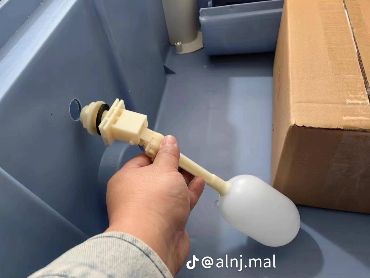 للحجز ***********
ذي قار الشطره قرب الفلكه
