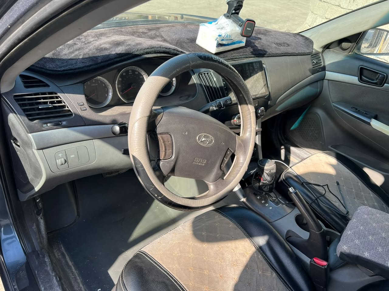 السلام عليكم سوناتا أمريكي موديل 2010. ضرر خفيف رقمها صلاح الدين شرط التحويل صدر جديد تواير جدد محرك شرط گير شرط السعر 108. مكانها البوطعمه 
 مكلف بالنشر هذا رقم صاحبها ‭0782 420 5564‬
