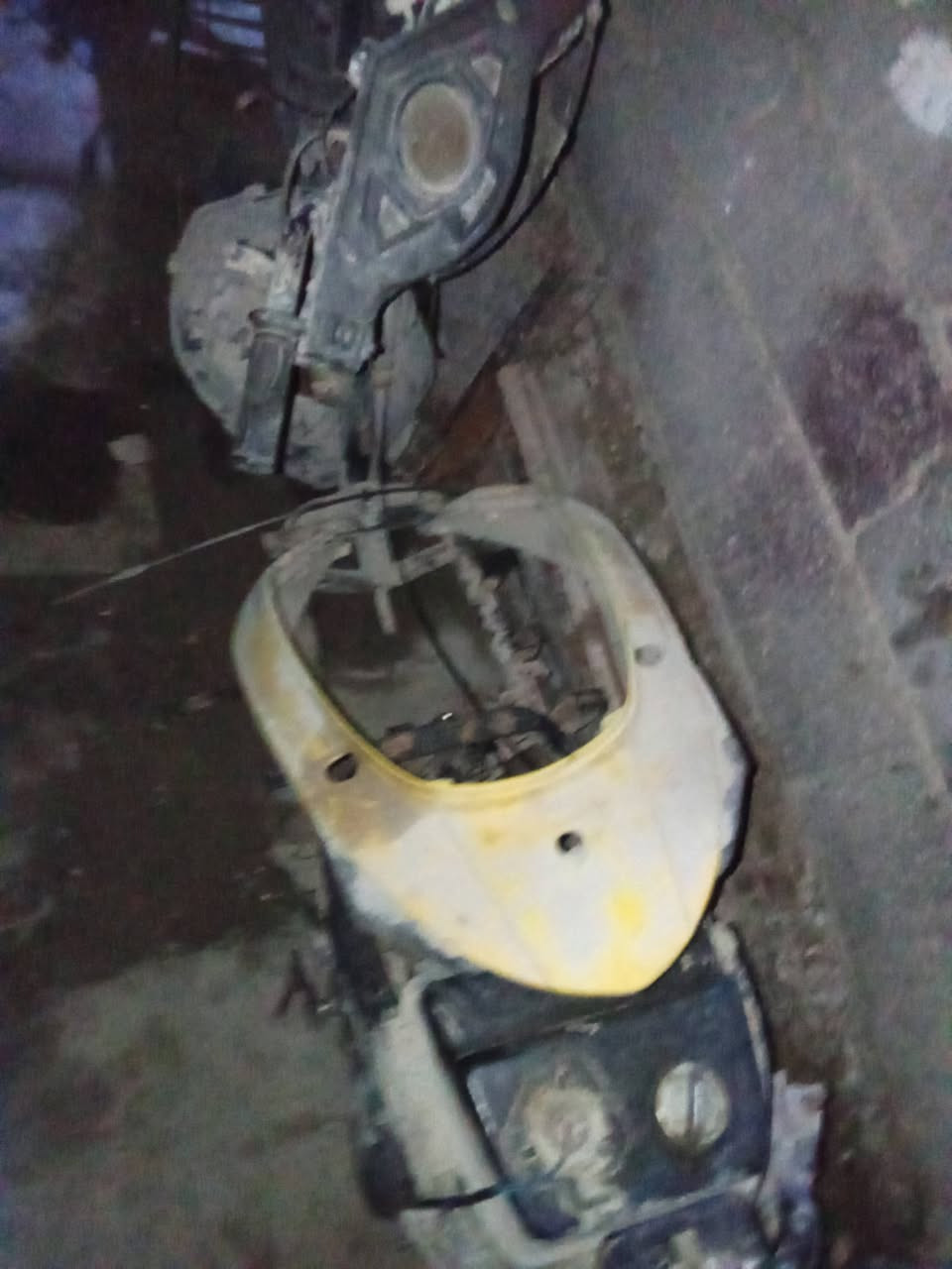 سلام عليكم دراجات للبيع سيام صفره عوزه كابريتر تجفيت جديد لبطه عوزه فيتبام وكابريتر وثانيه بس شاصي محركه تعبان  مراوس  بربعه كير كلك مكان كربلاء لحر صغير قم الهاتف ***********
