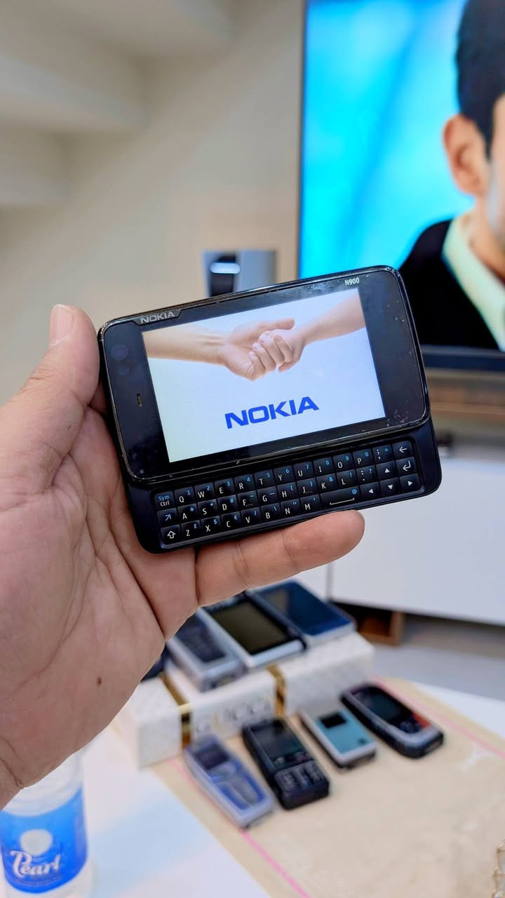 Nokia N900
شغال بدون اي عيب نظافة مبين بالصورة بدون قلم


**إذا كنت صاحب هذا الإعلان وتريد حذفه لأي سبب، رجاءا أرسل رسالة إلى الدعم الفني**