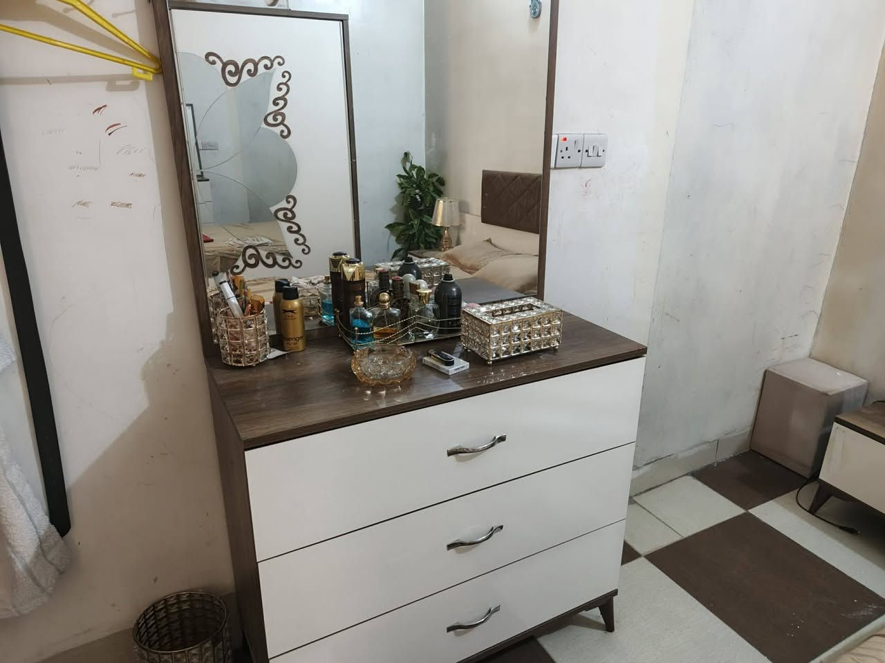 غرفت نوم للبيع قليله مستعمله سعر 550وبيه مجال ***********
