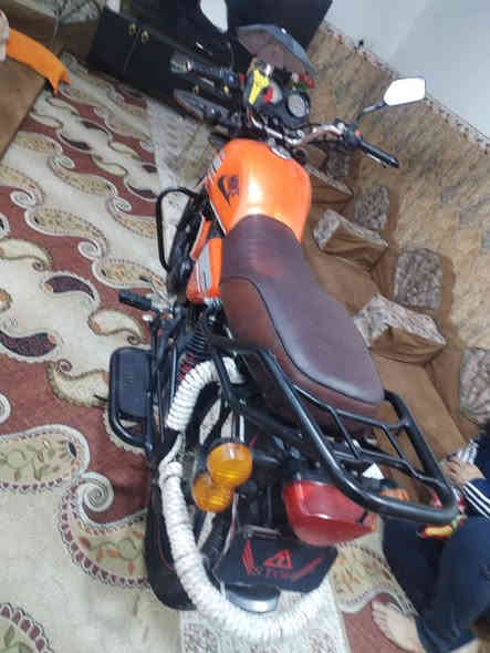 سلام عليكم  دايون اوراق اصولي  مديل 20 محرك نضيف مافتوح برغي مكفوله الدراجه من كلشي
السعر 1650 وبيه مجال مكان نجف خان النص  *********** رقمي وتحياتي الكم
