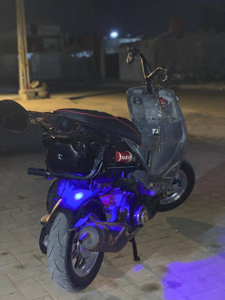 سلام عليكم دراجه ماكس قجمه بوشه 55 
الدراجه شغاله نكره سلف وهندر
شلعه ومعدل
كهربايات مثل ما موضح بل تصوير 
دبلات جدد وتخم تايرات جلاتين
ويلات نجمه جدد سيبايه الدراجه ما ناقصه برغي 
سعر 650 وبيه مجال 
*********** فقط وأتساب
