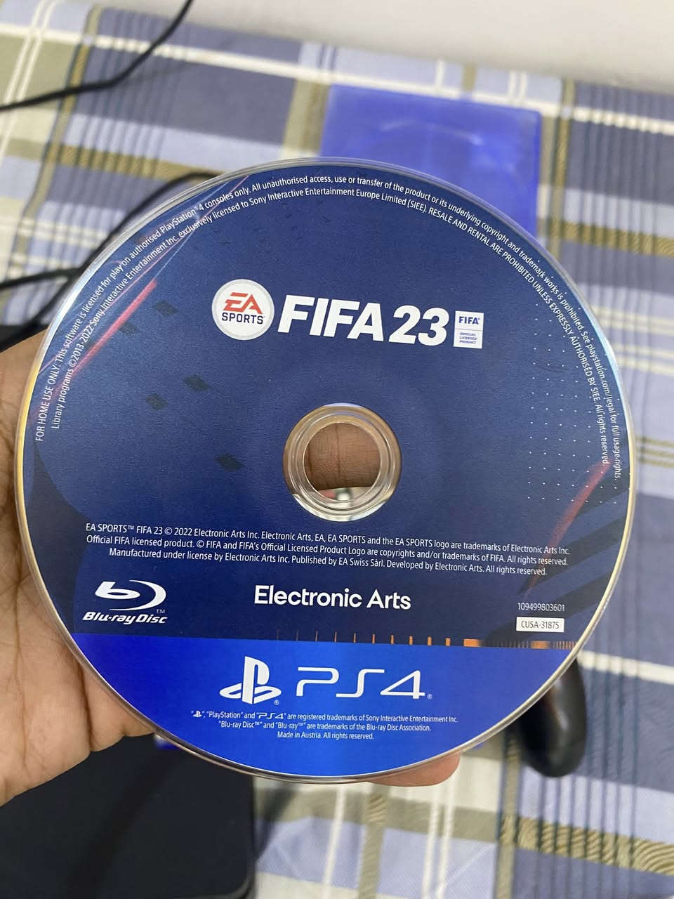 بلي فور سلم نضيف مامفتوح ويا يدتين والشاحنه مالتهن وويا قرص GTA5 و فيفا 23
***********
