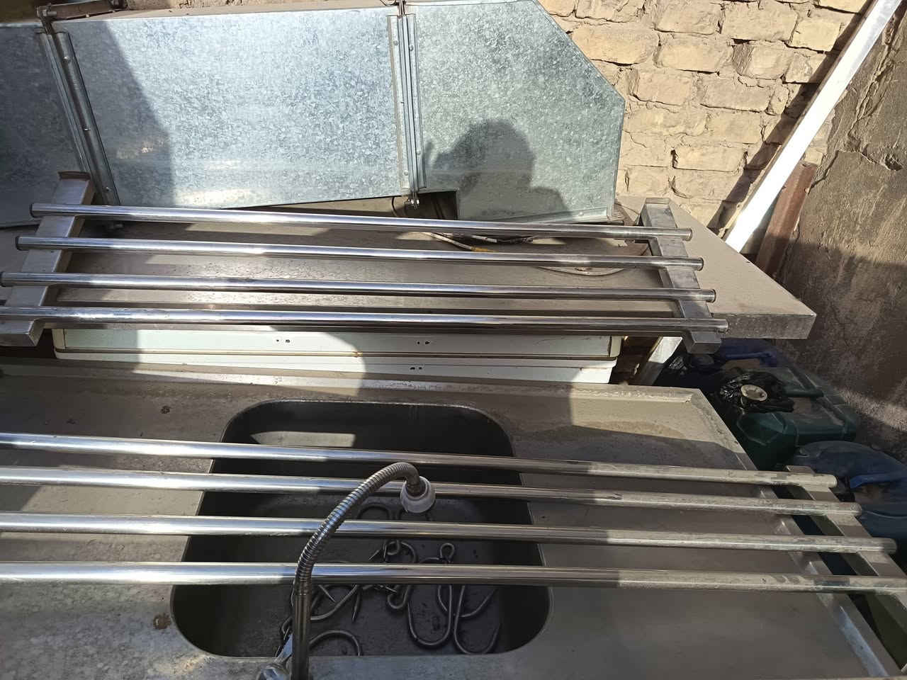 السلام عليكم غراض للبيع عارضة ٨٠ سانتيم البادية ماطور البلادي ما لمصلحة ولا مفتوحة السعر ٣٥٠ عجانة ٢٠٠ شواية ٢٠٠ ميز استعمال قليل ٢٢٠ سانتيم ١٥٠ الف سنك إيطالي اصلي ١٧٥ الف رفوف ٣  السعر ٥٠ الف  براد لبن او شربت ماطور انبدل ٢٠٠ الف اسعار مناسبة ابيع شلع اذا كلهن بيهة مجال قليل العنوان مدينة الصدر الأولة رقم *********** والخاص موجود
