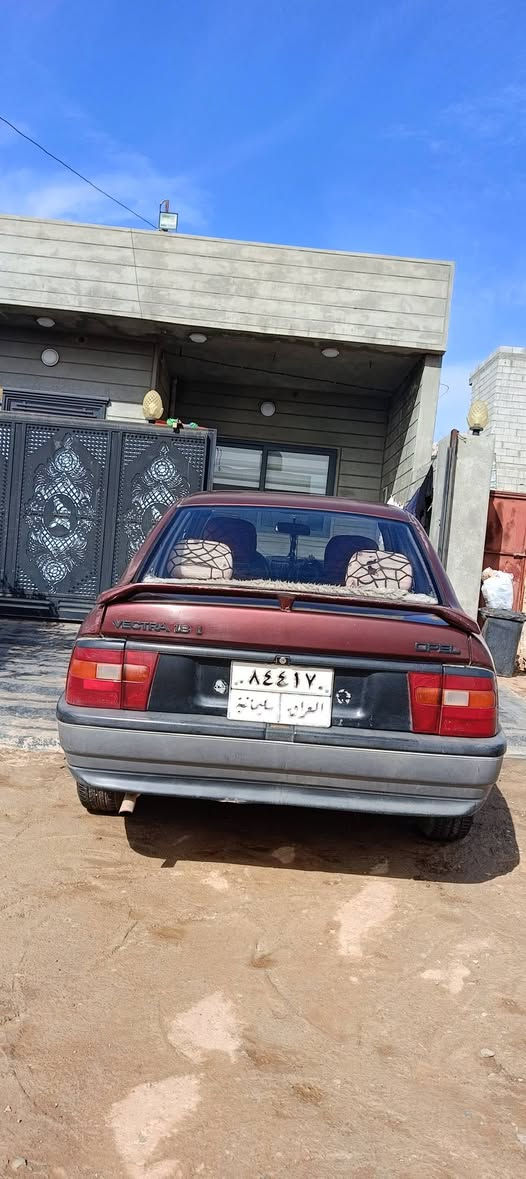 ئۆپڵ ڤیکترا مۆدیل 92سەیارەیکی توندو تۆڵە سەنەوی بەسەرچوە پەڵەپەڵە کاڵ بونەوەی هەیە  بەشەرت خایسی نیە موس بڕاوەنیە ژ.م ***********
