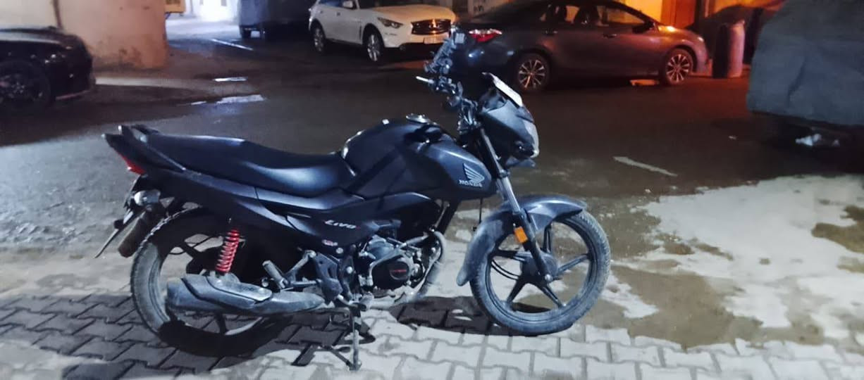 دراجه هوندا ليفو 2022 مرقم مكفوله كفاله عامه تحويل ثاني يوم السعر 2500 الرقم *********** بغداد الكاظمية
