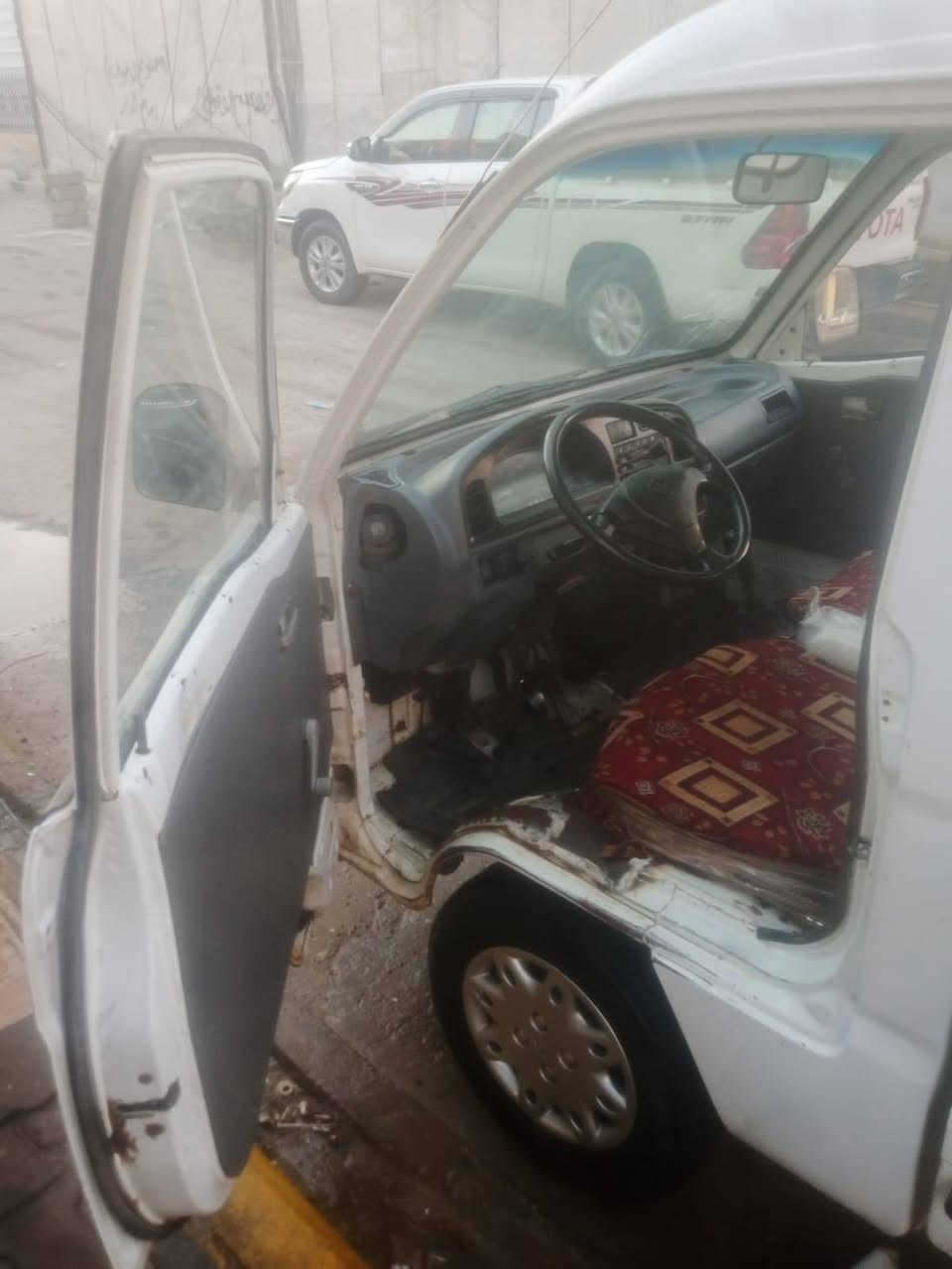 السلام وعليكم للبيع فاو موديل 2006 ما ناقصه شي اوراق كامله  كير ومحرك شرط شاصي شرط لا خياس ولا لحيم تخم تاير جديد كهربايات كله شغاله السعر 17 وبيها مجال
اتصل وتدلل ***********
