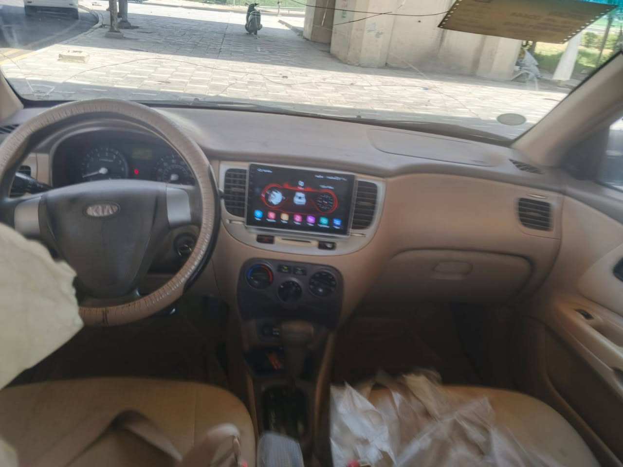 كيا ريو موديل 2006 رقم بغداد وارد امريكي حجم المحرك 1600 تخم تاير تغريد شغال ملاحظه سياره جاهزه من كل شيء مكان السياره بغداد السعر 62 وبيها مجال رقم الهاتف ***********

