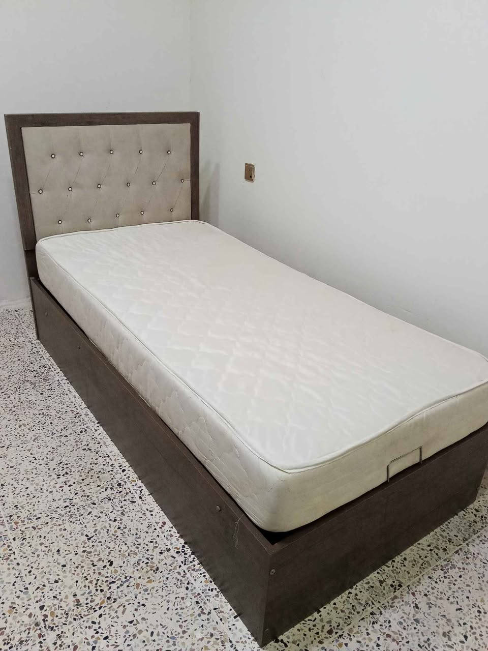 سیستەمی یەك نەفەری تازەوجوان ژێرمەغزەنە دۆشەکی ئیسفنجە نرخ 100 هەزار السليمانية, العراق


**إذا كنت صاحب هذا الإعلان وتريد حذفه لأي سبب، رجاءا أرسل رسالة إلى الدعم الفني**