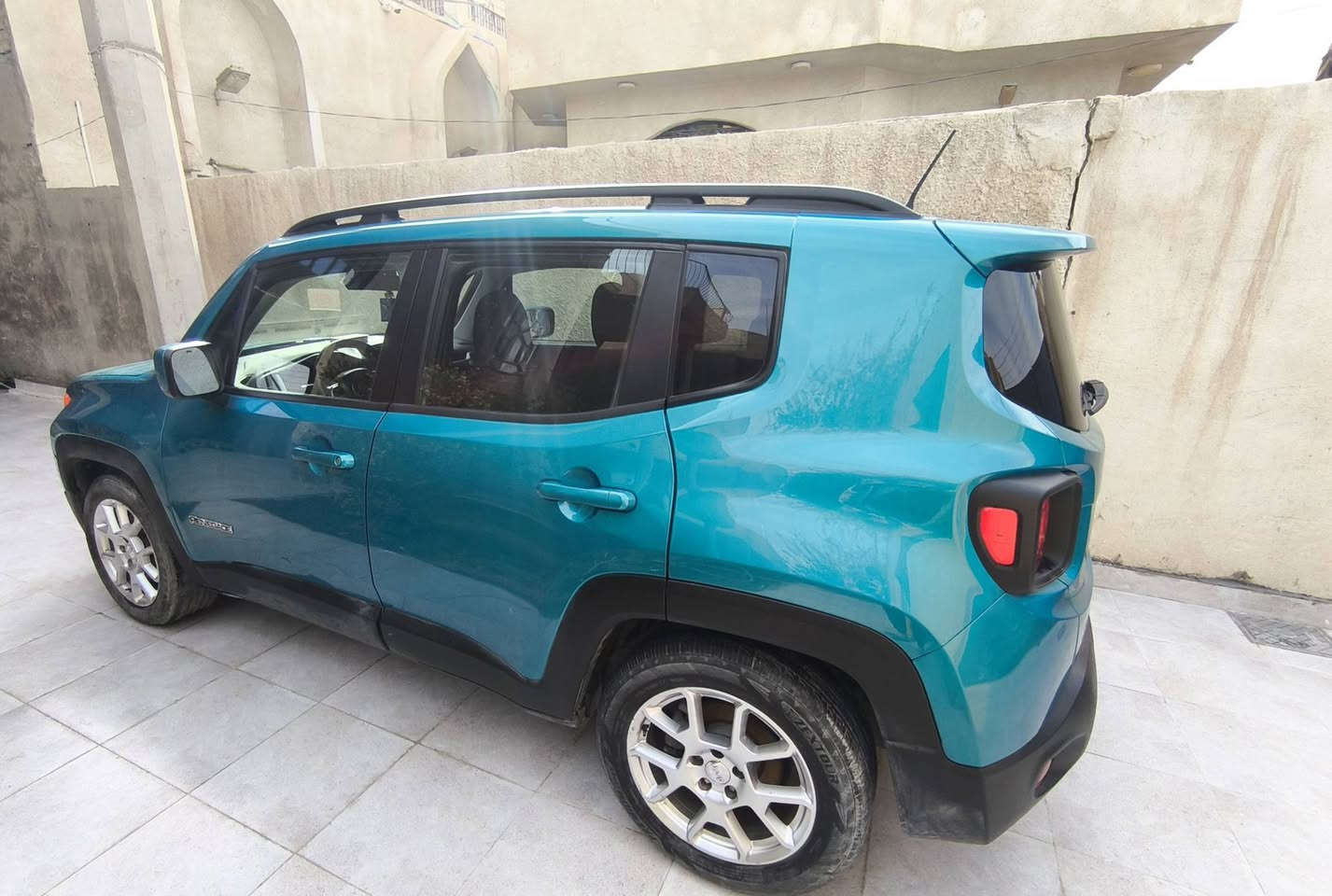 السلام عليكم
جيب رينكد موديل 20 

محرك 2400 المرغوب وارد كندي

87500km 

حادث بنديد و دعامية وجاملق

مبدل بنيد ودعامية هنا

السعر :140ورقة
العنوان:البصرة
للتواصل واتساب فقط ***********
