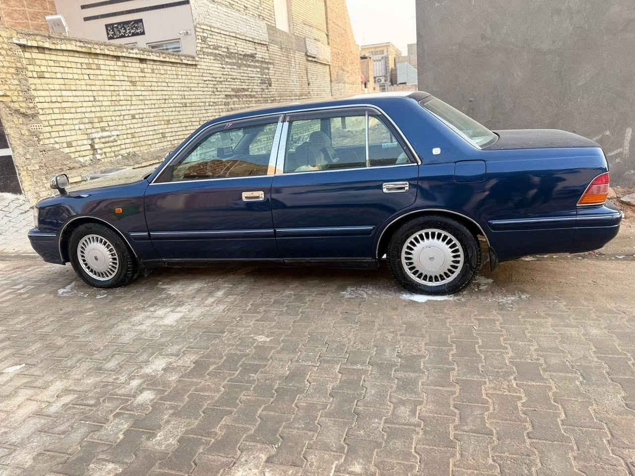 السلام عليكم شباب
راس الثور تكم للبيع موديل 97 سياره مقفوله كفاله عامه من الضربه والعيب الشرعي والقص سياره مقفوله وجديده عدا الصبغ العام جارده صبغناها سياره جديده وحلوه ما ناقصها كل شيء تحويره نجف فوق وجوه سياره كامله ماكينه 3000 كشنات كهرباء دشبول يسرى بلاد تبريد خلفي حداديه ورا وقدام جديده سياره جاهزه مداور ثاني يوم مشروع وطني باسمي منظومه الزنون كامله بيها السعر 110 بيها مجال اي استفسار خابر والدلل مكاني نجف علم السياره باسمي ***********
