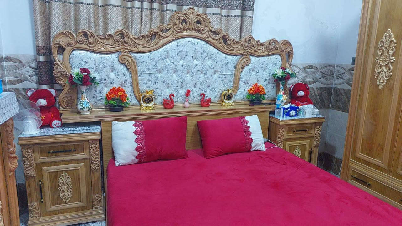 للبيع سعرها مليونين وربع وبيه مجال قليل
رقم صاحب الغرفه 
‏‪***********‬‏
