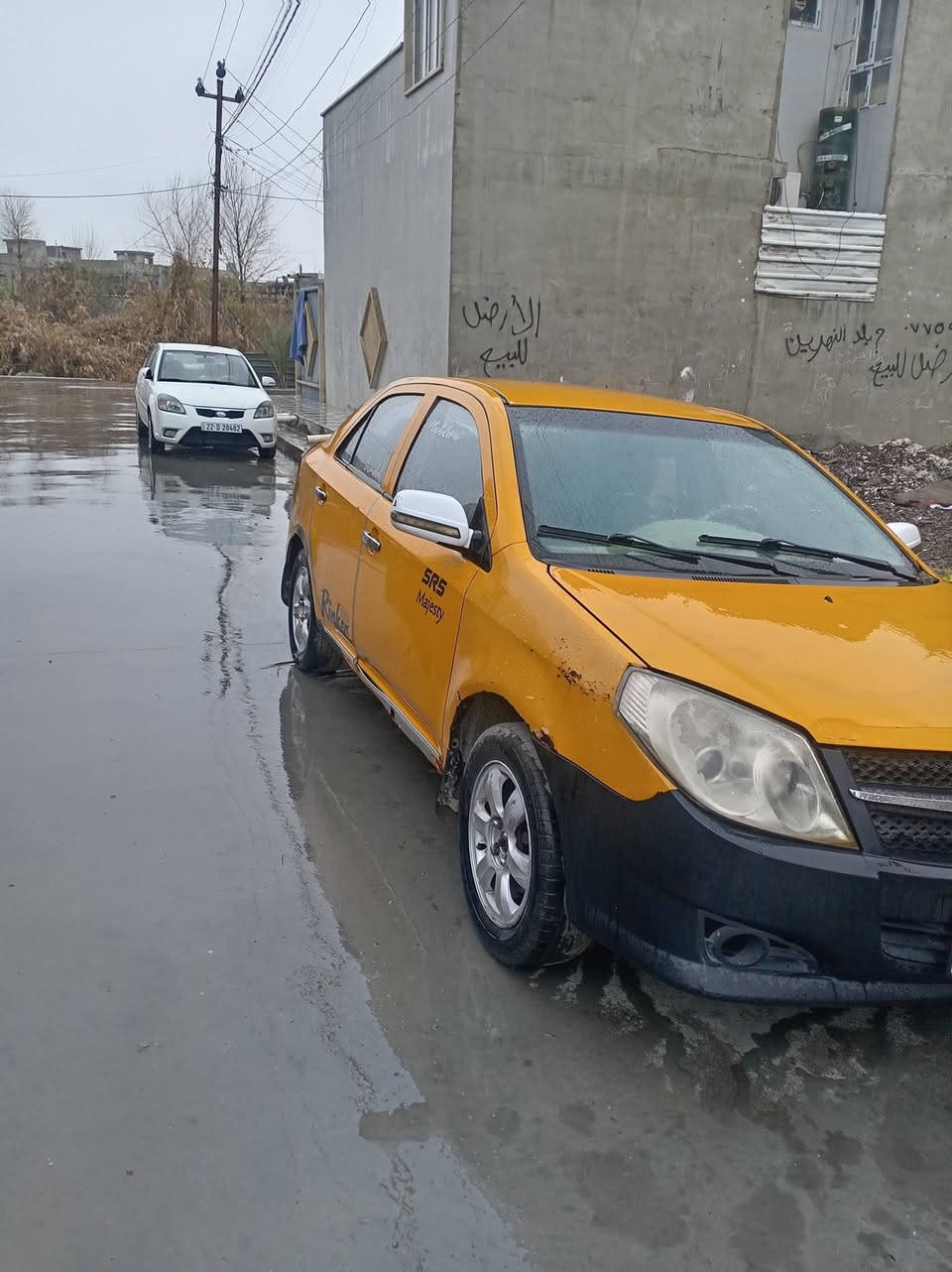 ام كي 2011 مكينه وكي شرط كربون بنزين موجود ***********
