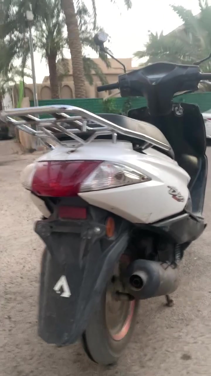 هونده سبيسي حديث ماليزي موديل 2023دراجه كلش حلوه وبيه شلعه اتشك الكاع وكفرات بلادي جميع كهربائيات شغاله قفل ستيرن الكيجات صالنصه رياضي مال كامكو كلشي شغال السعر 500وبيه مجال/***********مكاني بغداد زيونه

