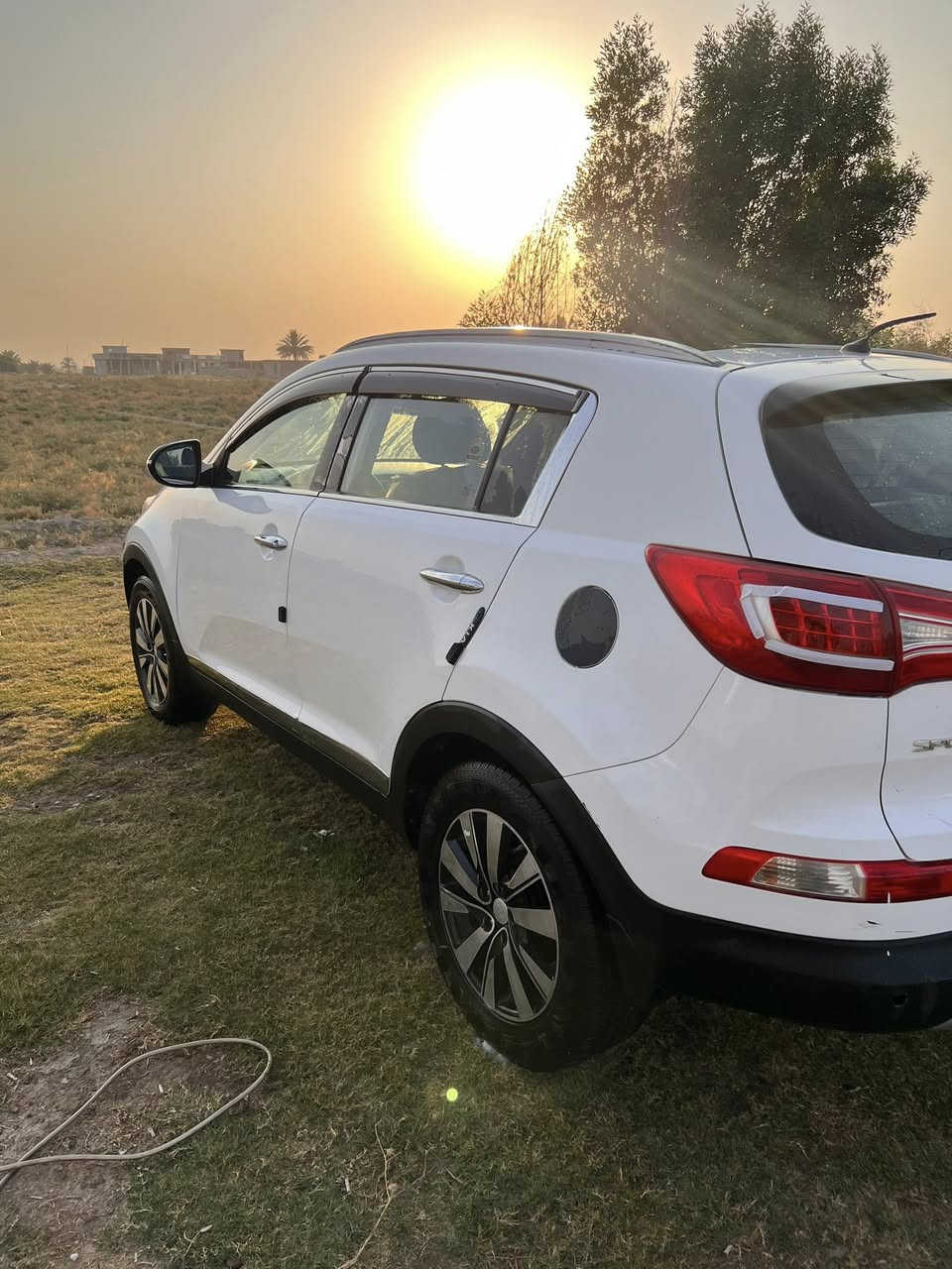 سبورتج 2013 خليجي فول عده البصمة
ماشية 156 الف 
المواصفات
1- بانوراما 
2- شاشة
3-حساسات خلفية
4- سستم اناره داخلي ع تلفون
5- جام يصعد ويه القفل 
6- هوك خلفي بلادي
7- ايكو 
8- لد نهاري 
9- اشاير بالمري
10- شاشة تبريد
11- رقم بغداد شبه مميز
12- تجوه وحاملة أكواب خلفية 
تدفئه تبريد ثلج
وباقي المواصفات معروفة
*********** واتساب فقط
راسلني خاص ادزلك سونار
السعر 120
