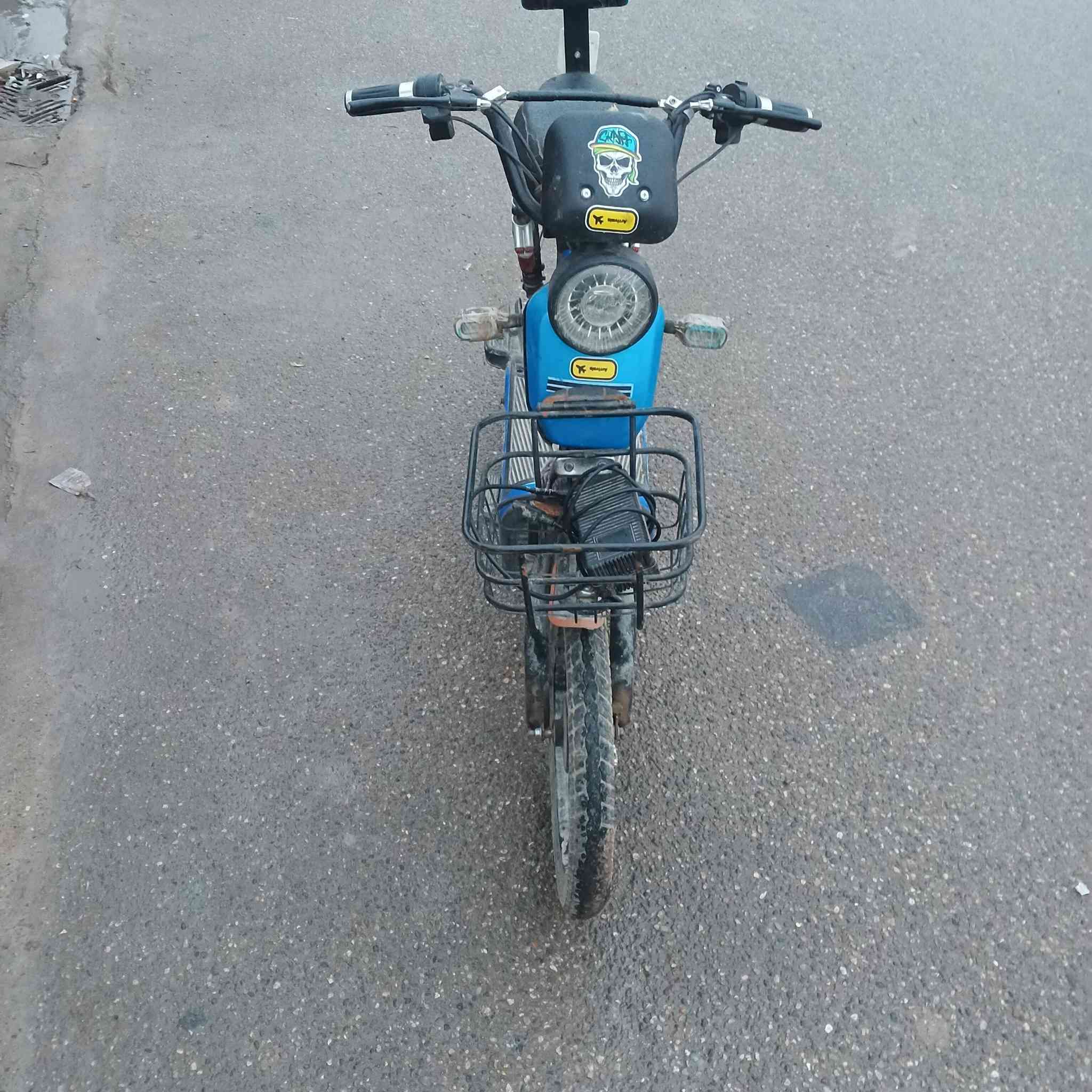 السلام عليكم بايسكل شحن للبيع 2024 حجم 20 بدون بطاريات ا السعر 100 بمجال ***********
