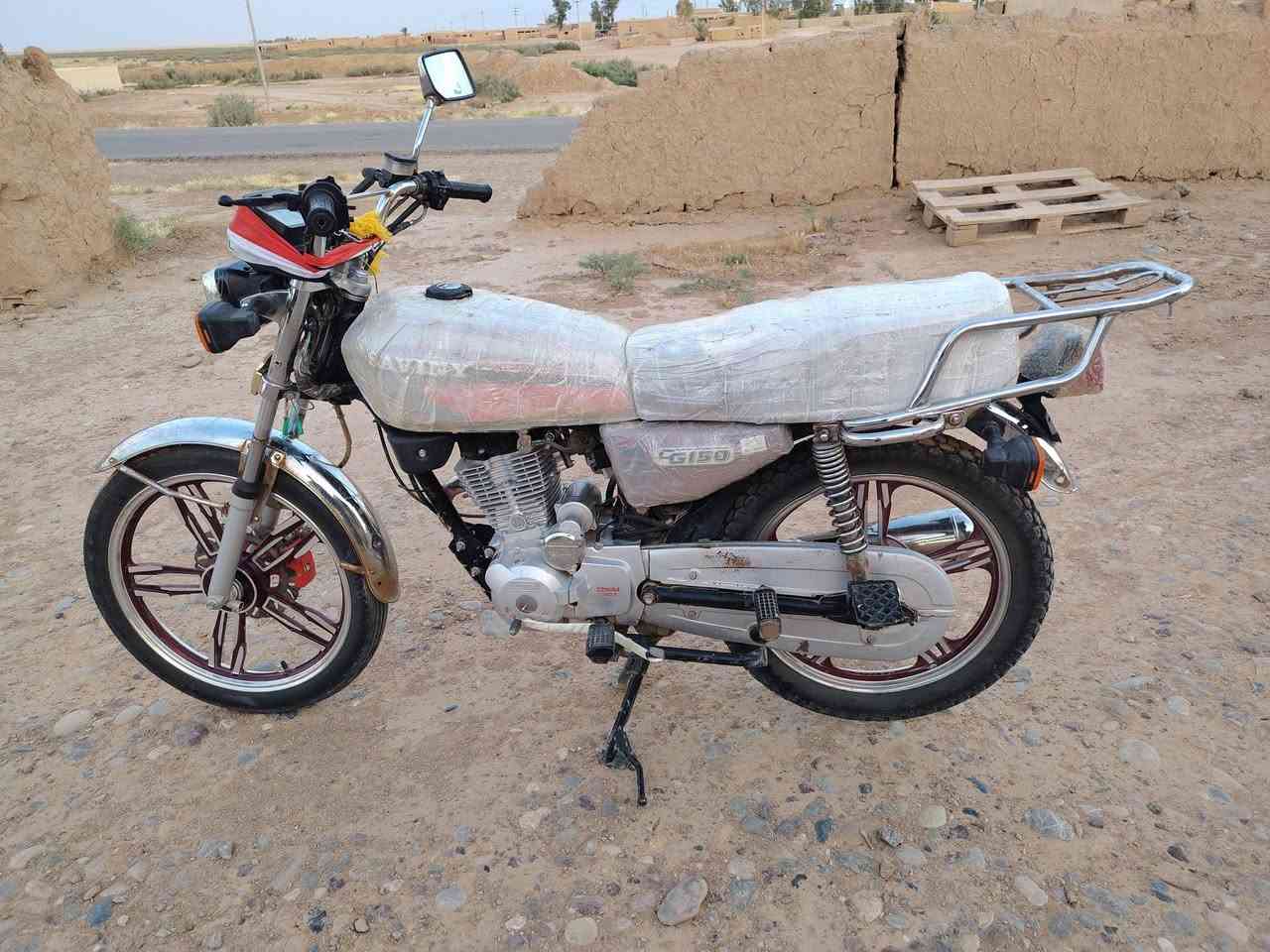 سلام عليكم ماطور للبيع موديل 2023 نضيف حيل محرك ما مفتوح شاير كلهه شغاله سلف شغال محرك لا صرف لابخار  سعر 550 وبي مجال للشراي  المو شراي لا يتعبني رجائن ***********هذا رقم نتصل وتدلل
