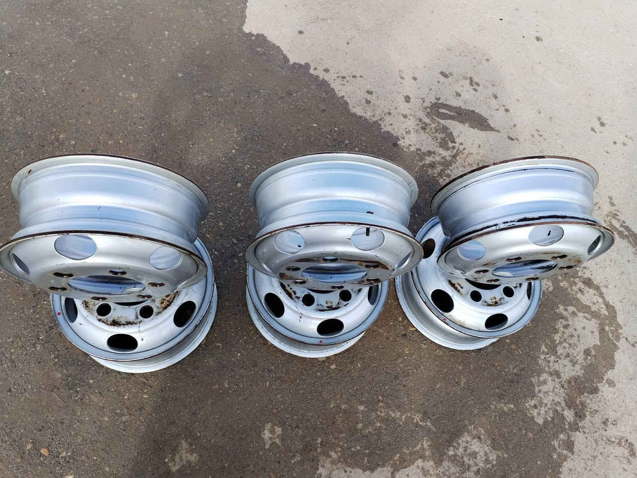 سلام عليكم للبيع ويل حجم 16 جوبلس عدد 6 العنوان واسط قضاء الحي السعر 650 ألف للستفسار ***********/***********
