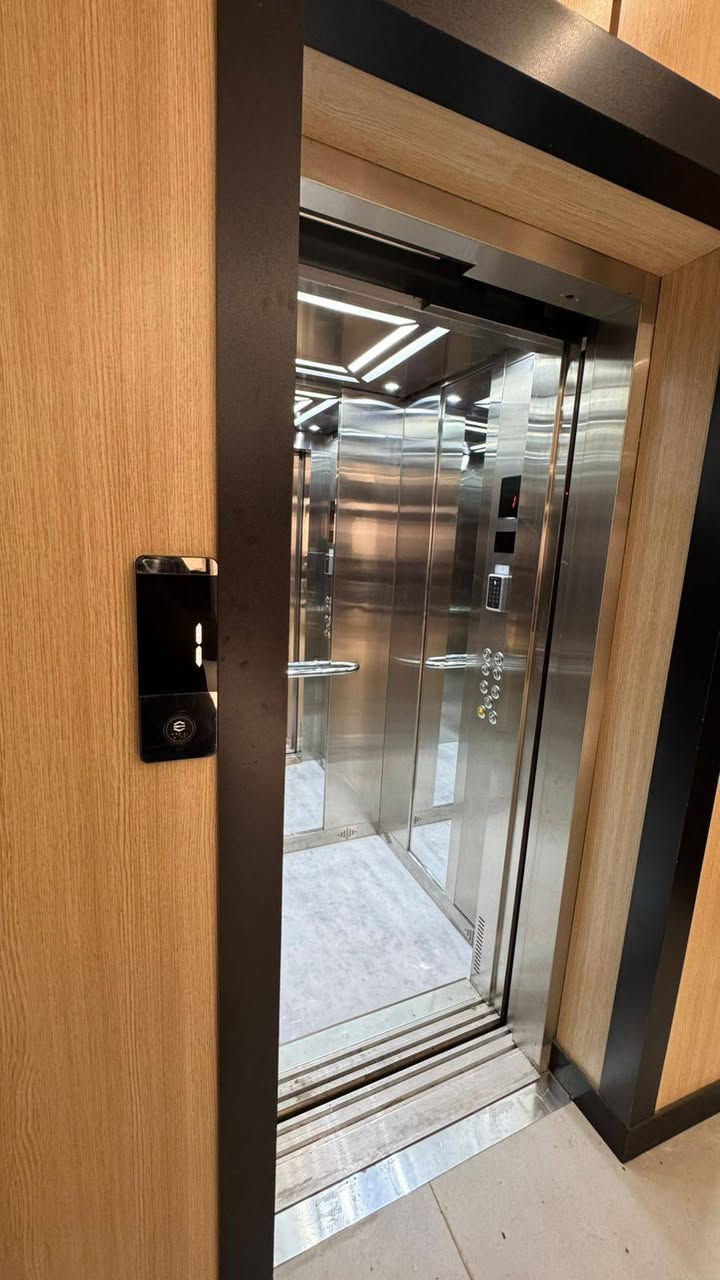 التاج للمصاعد والسلالم الكهربائية
شنو رأيكم بمصعد يگعد معاكم سنين بدون أعطال؟ 🤔

شركة التاج للمصاعد والسلالم الكهربائية موجودة الكم بقلب بغداد (الكرادة) وهاي فرصتكم تتعاملون مع أفضل المختصين بهذا المجال.

🛗 نشتغل بأنظمة:

· مصافر (مصاعد) بيوت وعمارات.
· مصافر بضائع للمصانع والمولات.
· سلالم كهربائية للمراكز التجارية.

🛠 عندنا كفالة وضمان وصيانة دورية.

لا تترددون، رقمنا گدامكم ومستعدين نجاوب على كل استفساراتكم.
📞 ***********
📍 الكرادة - بغداد

#الكرادة #بغداد #عراق #مصاعد_عراقية #خدمات_عراق #أهل_العراق
