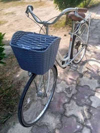 باسكل معروض للبيع حجم 27 كير و حساس جديد لايت أمامي زنون عالي أصلي سعر...