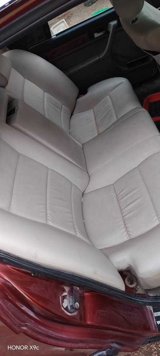 سلام عليكم
بي ام 730 اصل بيها 35 كير ومحرك خير من الله
كشنات كهربائية شغاله فتحة سقف شغاله تبريد شغال 
مصبوغه عام بيها جاملغ الخلفي جهة السايق 
السعر ٣٨ وبيها مجال قليل
***********
***********
