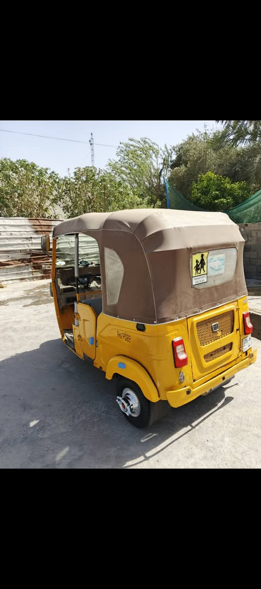 السلام عليكم تكتك للبيع رقم وسنويه تحويل ثاني يوم السعر 7وبيه مجال بشي بصيط الرقم *********** العنوان بغداد موديل 2021الشهر 11
