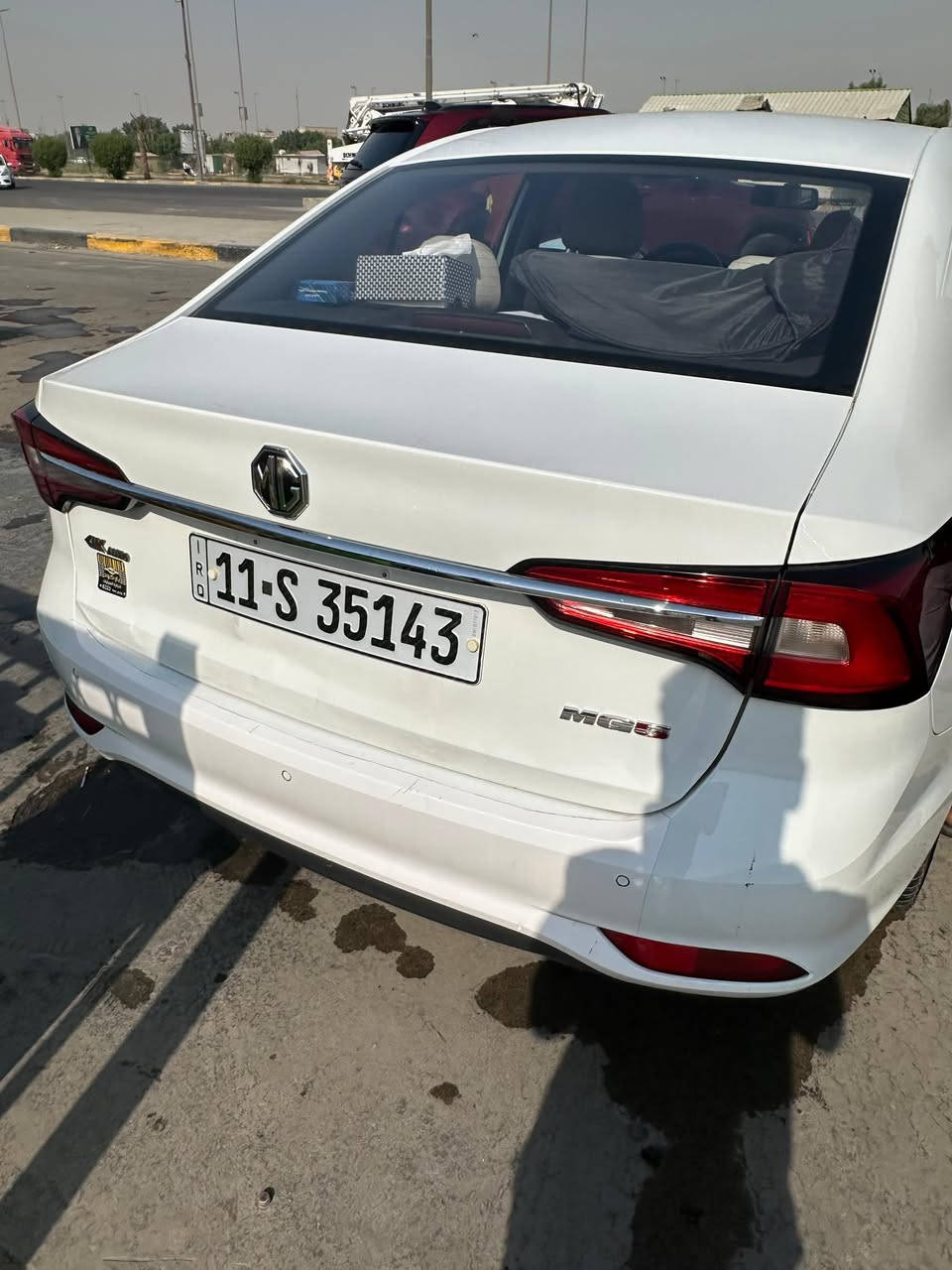 ام جي فايف / MG 5 للبيع
موديل 2023 ماشية 87 الف قابل للزيادة
رقم بغداد  الجديد / لون ابيض
بأسمي تحويل مباشر / محرك 1500 تنفس طبيعي  
السيارة خارج ضمان قبل شهرين طلعتها
وصولات الصيانة موجودة 
_________
السيارة فئة الكومفورت Comfortنوتبلي 
مواصفات السيارة 
بصمه تشغيل / لد نهاري + منضومة زنون / حساسات خلفية / شاشة اصلية
كامرة خلفية / تحكم استيرن / اشاير بالمري / تبريد شاشة 
بصمتين بيها / نضام ايكو اقتصادي / كروز مثبت سرعة 
حساس اطارات / كيج حماوة / داخل بيجي واسود 
4 ويل كب / كار بلي Car play واتو اندرويد
 حدادية كاملة جديدة مبدلها بلكات اصلية اذان محرك جديدة 
بيها  ملاحظات رصعات بصندوك والدوسة جهة اليمين بيها طعجه وبحافة البنيد شوي
مكان السيارة بغداد الامين الثانية
السعر 98 وبيه مجال بسيط 
للاستفسار 
***********واتساب واتصال
