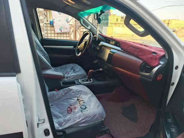 السلام عليكم تويوتا هايلوكس موديل 22 رقم مثنى السياره بها قطعتين تبديل اصلي الباب وجاملغ السبب شخط  بدون دواخل فول مواصفات جديده بمعنى الكلمه ماشيه 100 باسمي والباقي كفاله عامه على السونار بيع ومراوس ماكينه اربعه سلندر
السعر 290 بيها مجال بسيط 
تلفون ***********
العنوان ذي قار 
الفجر
