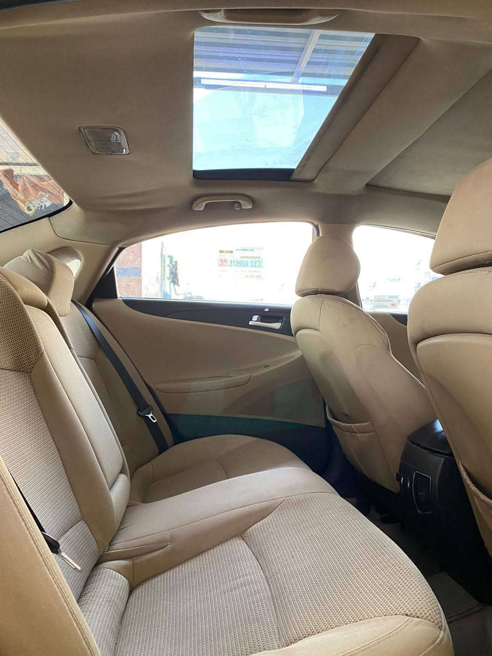 سلام عليكم للبيع سوناتا خليجي موديل 2011 كفاله من الضربه والتبديل والصبغ والفتح بيه صبغ بلهلال الخلفي أثر زنجار محرك 2400 محرك كير تبريد حداديه كفاله فول مواصفات سياره رقم بصره جديد سنويه مجدده 2030 شاشه كامره خلفيه تحكم ستيرن نضام أيكو شفتات سرعه حساسات خلفيه تبريد قطعتين مرايات شفط  سعر 120 وبيه مجال قليل سياره جديده ***********عنوان بصره
