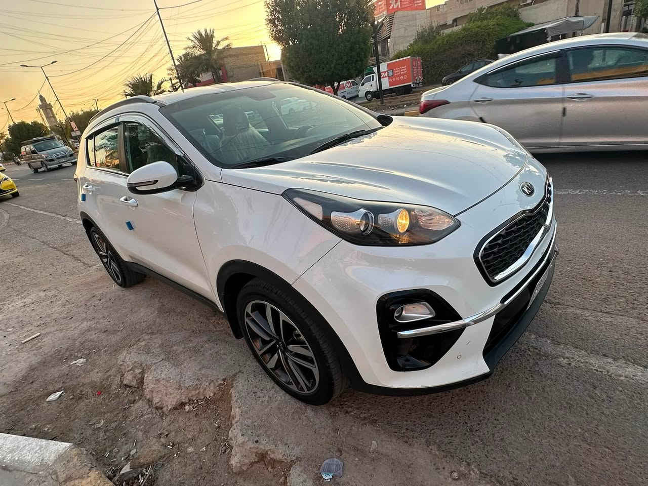 سلام عليكم 
من رخصه لادمن
سبورتج 2019 للبيع فقط
رقم بغداد بسمي تحويل ثاني يوم
مكفوله من ضربه وصبغ عدا بارد اصبعين بل جاملغ لامامي لايمن وسونار موجود 
ماشيه 70
خليجي
مواصفتها عاديه معروفه
حساس امامي وخلفي
كامره 
شاشه
سويج عدد 2
تحكم جهتين 
تبريد قطعتين 
مري كهربا 
كشنات جلد ومخمل
داخل لون عسلي 
قماره حديد 
نضام ايكو 
5ويل كب 
محرك دوش 2000
مكاني بغداد الغزاليه شارع مدير لامن
غير متواجد عل فيس 
السعر 185$ وبيها مجال 
لاستفسار ‭***********‬
