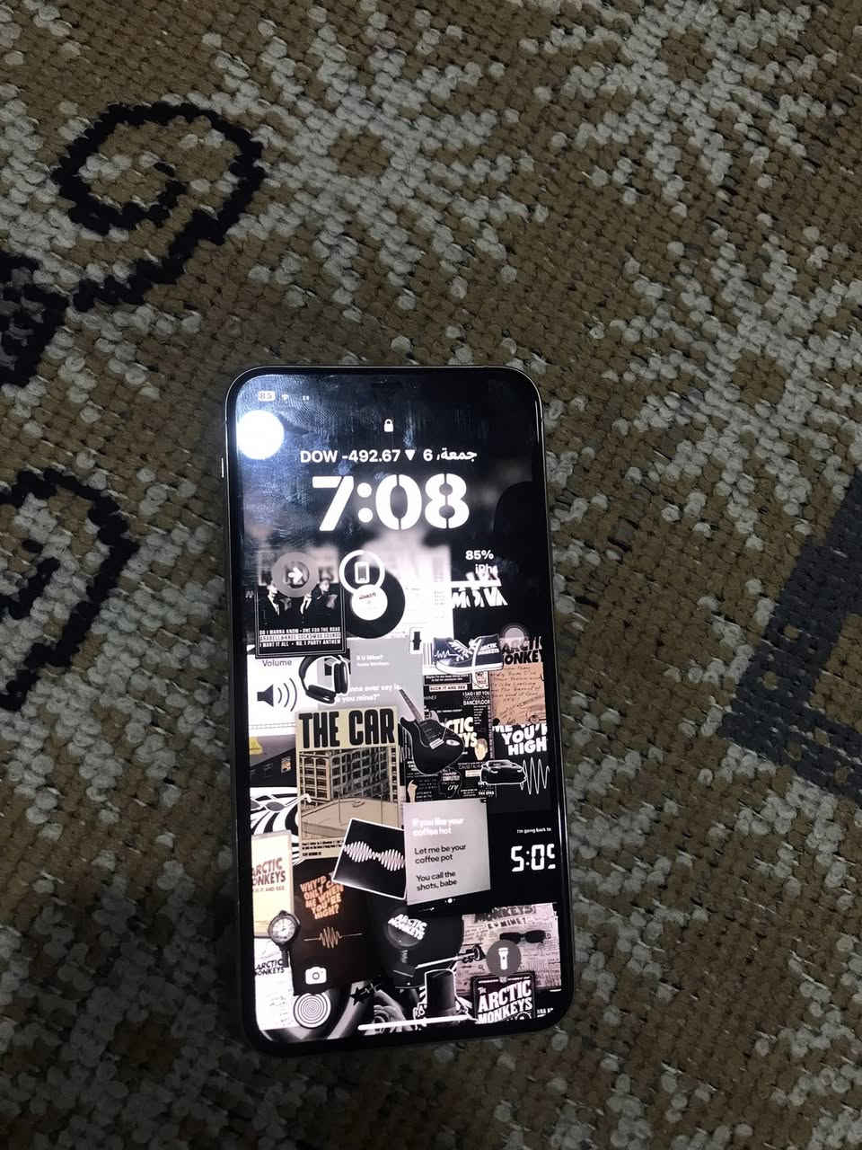 السلام عليكم
ايفون 11 برو ماكس 

تلفون حلو ونضيف بس بي نقطه سوده بشاشه 

اجهاز كامرته حلوه ونضيفه بشكل كلش حلو

اجهاز عيبه الوحيد مفتوح تخطي 

اسيمكارت واكف والفيس ايدي واكف 

ذاكره الجهاز 256 

بطاريته 77 

التلفون رايده ب 200 قفله 

او مراوس بايفون 11 عادي 

مكاني بصره قضاء القرنه 

رقم لتواصل ***********
