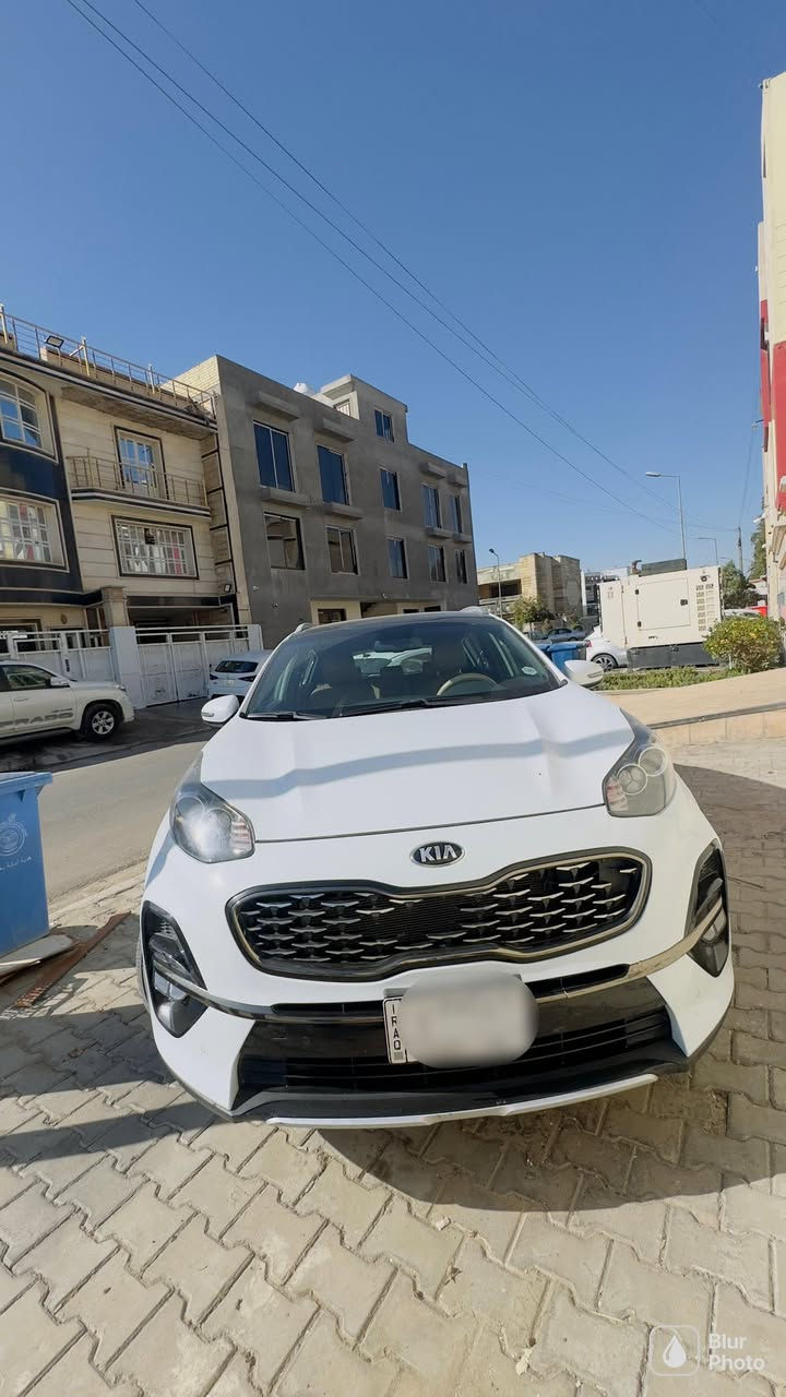 السلام وعليكم
كيا سبورتج 2020 GT LINE خليجي وكالة العالمية
 رقم بغداد باسمي

ماشيه 105.000km الف

محرك 2000 دوش 

-بانوراما
-صندوك كهرباء
-كرسي كهرباء 
-شاحن لاسلكي 
-اوتو هولد 
-انضمه قياده درايف مود 
-شاشه كار بلي 
-هاند بريك الكتروني دكمه 
-حساسات اماميه + خلفيه 
-كامره خلفيه
-قطعتين تبريد 
-بانوراما 
-كشافات زنون 
-بك لايت LED
-شفتات استيرن  
-مثبت سرعه 
-نضام مانع انزلاق
-درايف مود ECO / NORMAL /SPORT /SMART
-اشاير مري وكهربائية قابله للطي 
-مخرج تايبسي 15w+مخرج USB
-مخرج تايبسي 2 خلف الكشن الخلفي 

السياره كفاله عامه عده الجاملغ شخط صغير موجود
بالصور والجاملغ الخلفي رصعه صغيره
الباقي مكفول

السعر 220 قفل

***********
