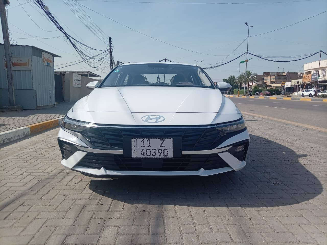 السلام عليكم Hyundai Elantra. 2025{تجميع صيني }..للبيع السياره كلش نضيفة والسياره كلش جديده شخط مابية السياره حلوه أحلى من الصوره ماشية 13 ألف كيلو بعده جديده
المواصفات. 
فتحة سقف
بصمه
بصمة أبواب
شاشة ديجتل
اشاير بل مري
هند بريك بصمه
أوتو هولد 
حساس لايت
حساسات امامية خلفيه
كير طيارة أبو الشاشة
نضام ترحيب 
مري شقياد
4انضمه قياده
تحكمات ستيرن 
كشنات كهرباء
تبريد قطعتين
شاشه كبيره 
يعني السياره فول مواصفات فول الفول 
السياره تعال وشوفه كلش نضيفه وحلوه 
السعر 145 وبية مجال.. وشرط افحص إذا موو نفس الحجي ينزل من سعره
***********
السياره بغداد

