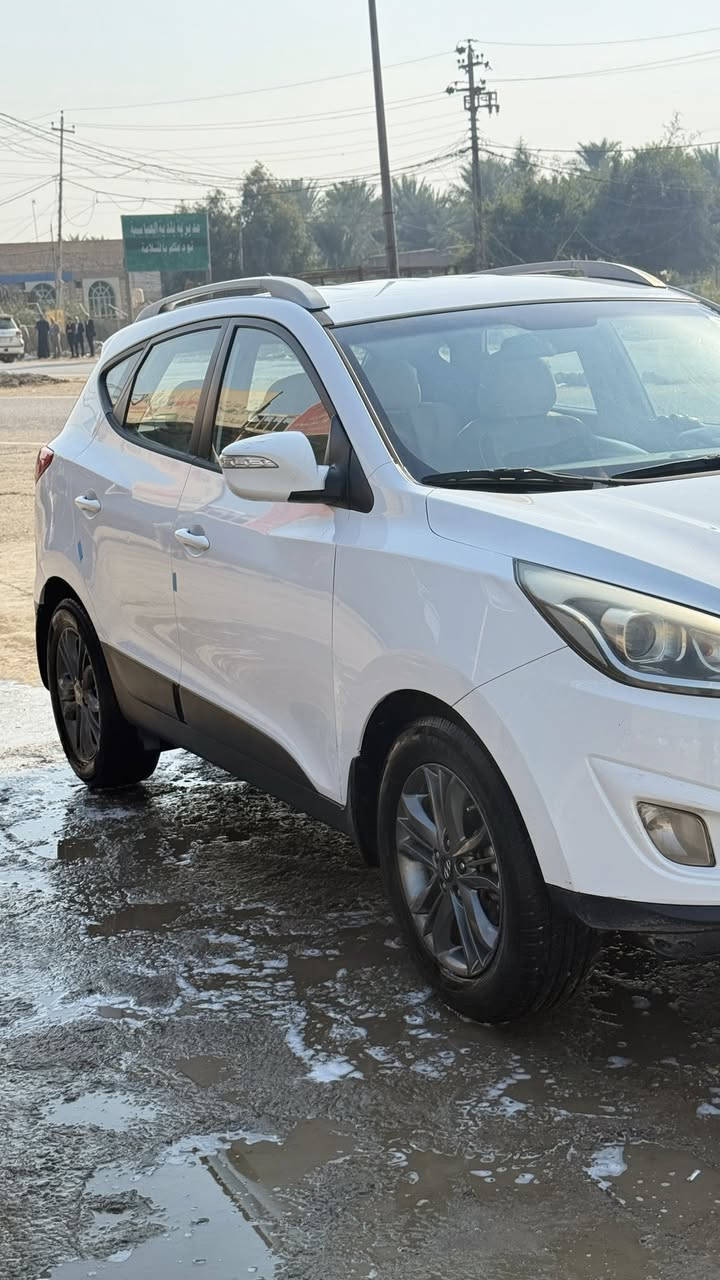 توكسان مديل 14 مكفوله ماعدئ اربع صابع بجاملغ الخلفي السياره جديده تحويل مباشر محرك 2000 رقم بابل السعر 155 - ***********
