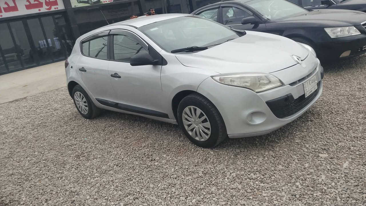 للبيع رينو مديل 2013كفاله مذب عليهه ربع محرك كير كفاله صدر جديد منيدك للشارع مكان ديالى مراوس هم يرهم للستفسار اكثر اتصال وبيك خير وتدلل ***********
