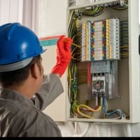 كهربائي منازل عام شعندك خابرني ودلل 07729055772