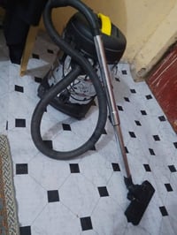 مكنسة كهربائية • جديدة