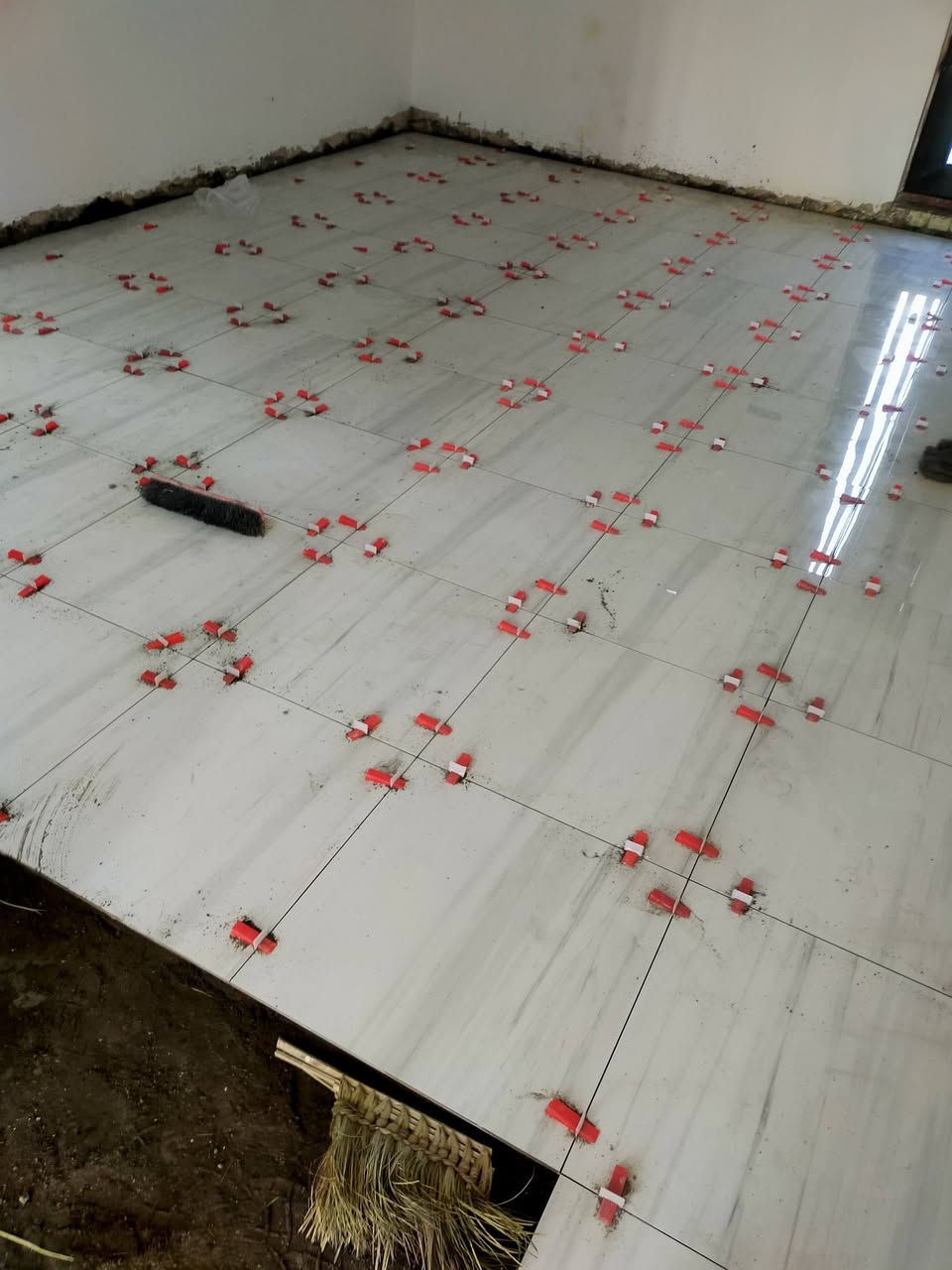 ابو مريم المصري خلفه تطبيق سرميك بورسلين مرمر كاشي متفرغ حاليا في بغداد واسعار  مناسبه للكل ***********
