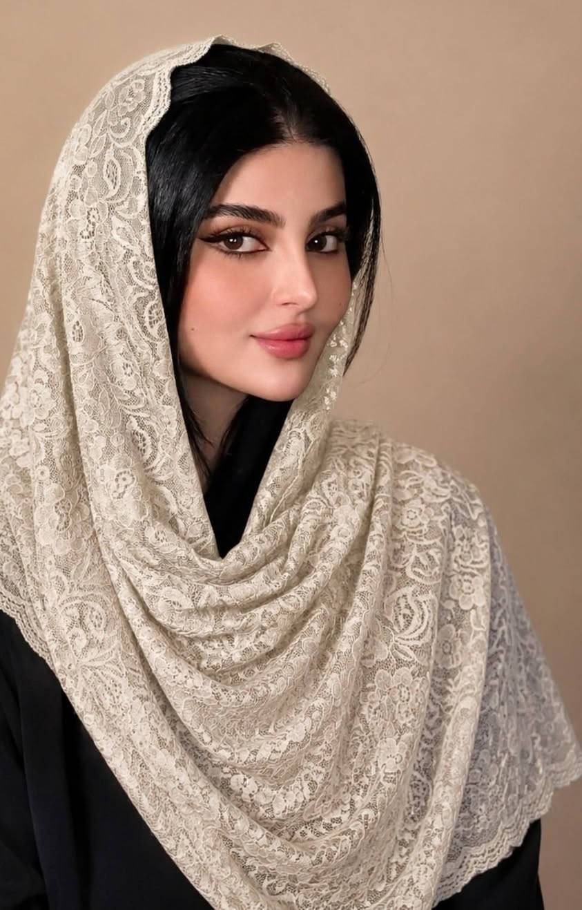 🧵 خيط بريسم وقماش تول فاخر
💎 نعومة ولمعة راقية جدآ 
🎀 تصميم أنيق وموديل عصري
🌈 ألوان مميزة تتناسب مع كل الإطلالات😍
قياس الشال / الطول مترين والعرض 70 سم ✔️
#الاصلي الكويتي البريسم 💯 
ال
🚘 يوجد خدمة توصيل


**إذا كنت صاحب هذا الإعلان وتريد حذفه لأي سبب، رجاءا أرسل رسالة إلى الدعم الفني**