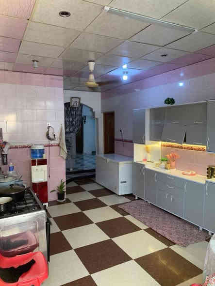 #بيت_للبيع 

  🌍 الموقع  / حي الجبيريه الثانيه 
  📍 خلف سوق الرشيد 

 📐 المساحه  / ( 250m  ) طابقين 
  🧱 بناء حديث درجة أولى سيراميك وترتيب _ شارع 10m 

  _ موقع راقي جدآ  _ تحويل مباشر بأسم المشتري ✅️ 

  💠 يتكون من أربع غرف نوم
                  وصاله واسعه ومطبخ 
                       وحمام داخلي وخارجي 
                            وكراج كبير وحديقة واسعه 

  💰 السعر  / ( 97 مليون  ) 

        ■■■■■■■■■■■■■■■■■■■■■■■■
           للإستفسار أكثر يمكنم التواصل عبر رقم الهاتف 
                ☎️ ( ***********  )☎️ أبو سيف 

          🙋‍♂️ #أعرض عقارك يمنه وأنته مرتاح بالبيت 🏡
                      وحنه نهتم بالبيع والترويج 

📍 #العنوان_الضباط_الثانيه  📌 مقابل #شارع_ألفين  .
