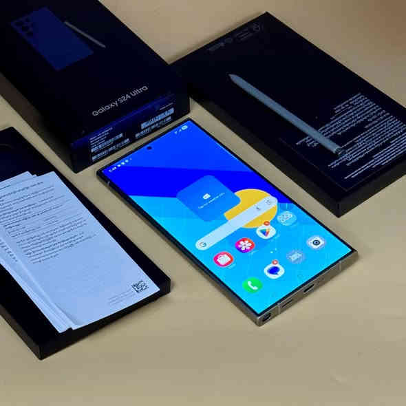 كلكسي s24 الترأ   ذاكره 256 عشوائيه 12
غراضه كامله اصليه مطابقه مستعمل 20 يوم 
للبيع او مراوس جهاز شرط الفحص ضمان موجود
نضافه 100% 100  دبل شريحه سعره 925 الف 
 *********** مكاني كربلاء
