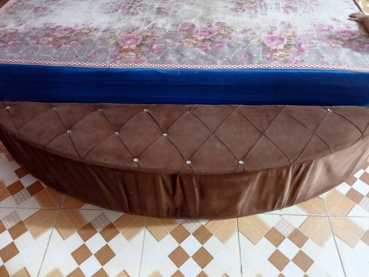 سلام عليكم عندي غرفه تركيه البيع سعر 350 وبيها مجال وبيه اضرار بسيطه


**إذا كنت صاحب هذا الإعلان وتريد حذفه لأي سبب، رجاءا أرسل رسالة إلى الدعم الفني**
