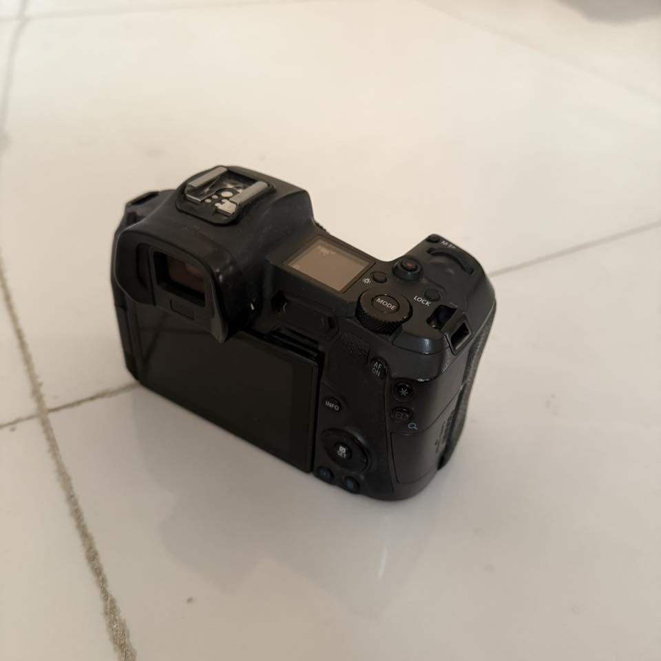كاميرا canon R مستعملة (للبيع) فقط البدي !!!هية وملحقاتها
السعر (مليون 400)وبيها مجال للشراي الاتصال على الأرقام التالية :*********** /*********** مكاني الكرادة
