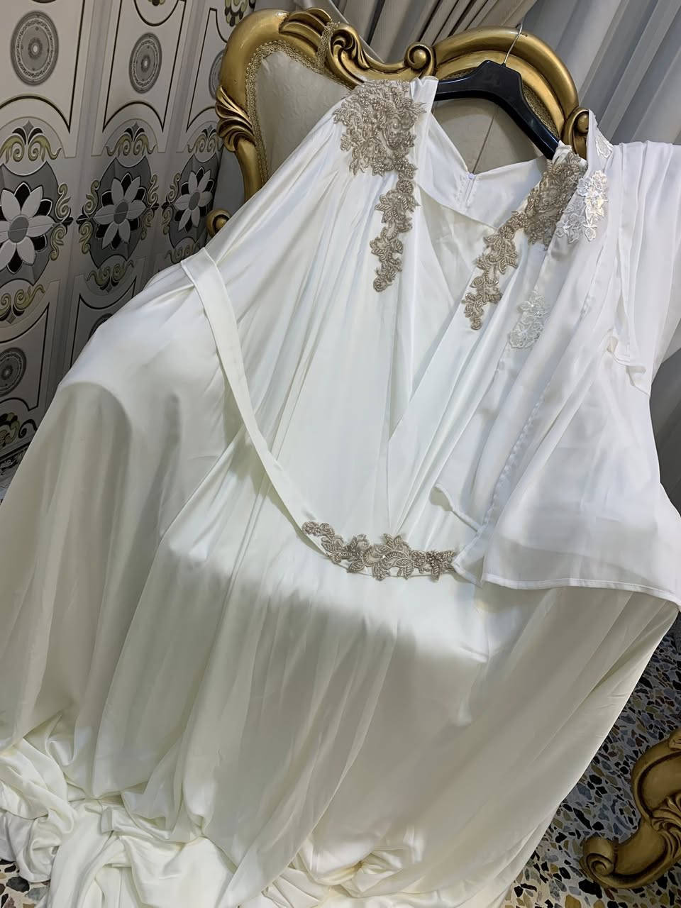 السلام عليكم بنات قفطان خطوبة مستعمل نظيف 90‎%‎   يلبس وزن من 45 الى 60 ًً ماخذته من متجر زهرة ب240 الف واريده ب65 الف مع الشيلة والشحاطة قياس 39 اريدها ب10 ويوجد توصيل بغداد


**إذا كنت صاحب هذا الإعلان وتريد حذفه لأي سبب، رجاءا أرسل رسالة إلى الدعم الفني**