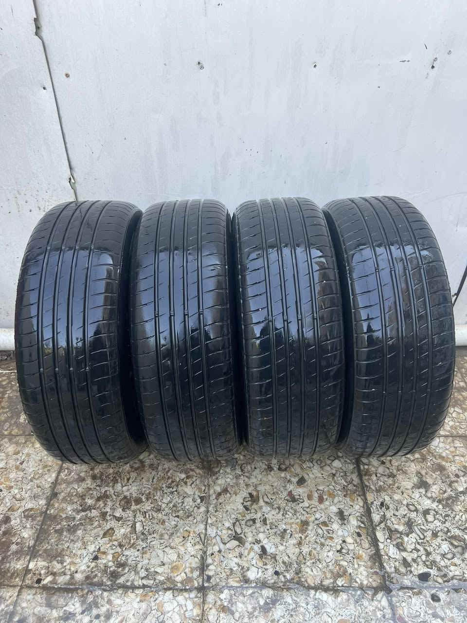 السلام عليكم ويل كب شانجان الاصلي لا عواج ولا كسر ولا تصليح قياس 17 ويا تخم تاير 215/55/17 نضيفات ياباني مو صيني  للبيع ***********
