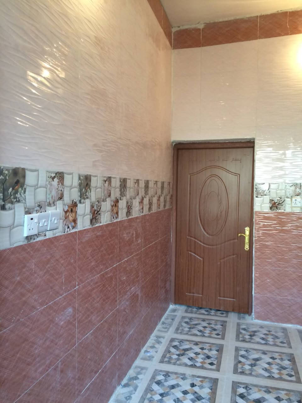 بيت ١٥٠ متر للبيع طابقين مسلح في حي المعلمين سومر بناء حديث عام ٢٠٢٠ مؤجر بمبلغ ٩٠٠ الف دينار شهريا يصلح للاستثمار او السكن السعر المطلوب ٢٧٥ مليون فابل للتفاوض للاتصال ***********
