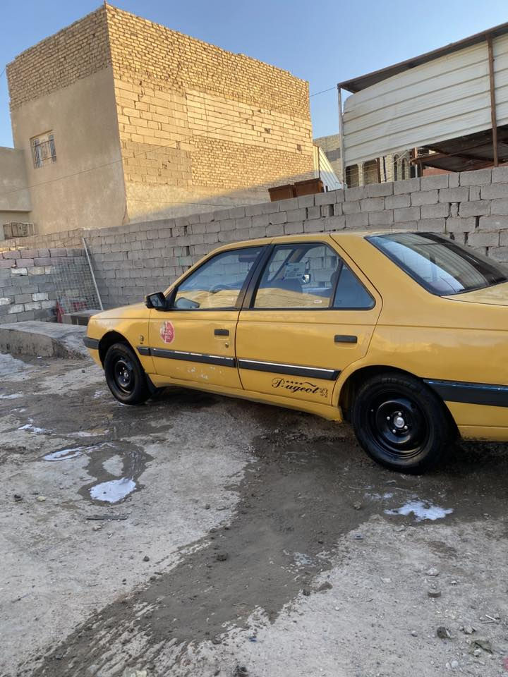 سلام عليكم سياره بيجو 405البيع رقم بغداد إنكليزي. بسمنه سنويه 2031هزه جديده سنويه جديده مكينه وكير وحداديه وتخم تاير جدد سياره مكفوله من الضربه والتبديل فقط جاملغ امامي مبدل فقط بدون دواخل سياره حلوه مرتبه ومال جناي دواخل جديده سياره احله من البل صوره كهربائيات كلها شغاله اشاير لد اصلي السعر 28وبيها مجال الشراي مكان كربلاء رقم الهاتف ***********/***********
