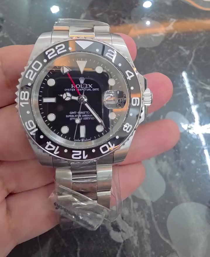 السلام عليكم .. رولكس جي ام تي سوبر ماستر كواليتي
المكينة اوتوماتيك dg3804 الميل الجي ام تي يفتر وحده نفس المكينة الي تجي بالباكاني دزاين 
الجام زفير وشرط ينفحص بجهاز قارئ الالماس.
السعر 130 الف متوفر خدمة التوصيل


**إذا كنت صاحب هذا الإعلان وتريد حذفه لأي سبب، رجاءا أرسل رسالة إلى الدعم الفني**