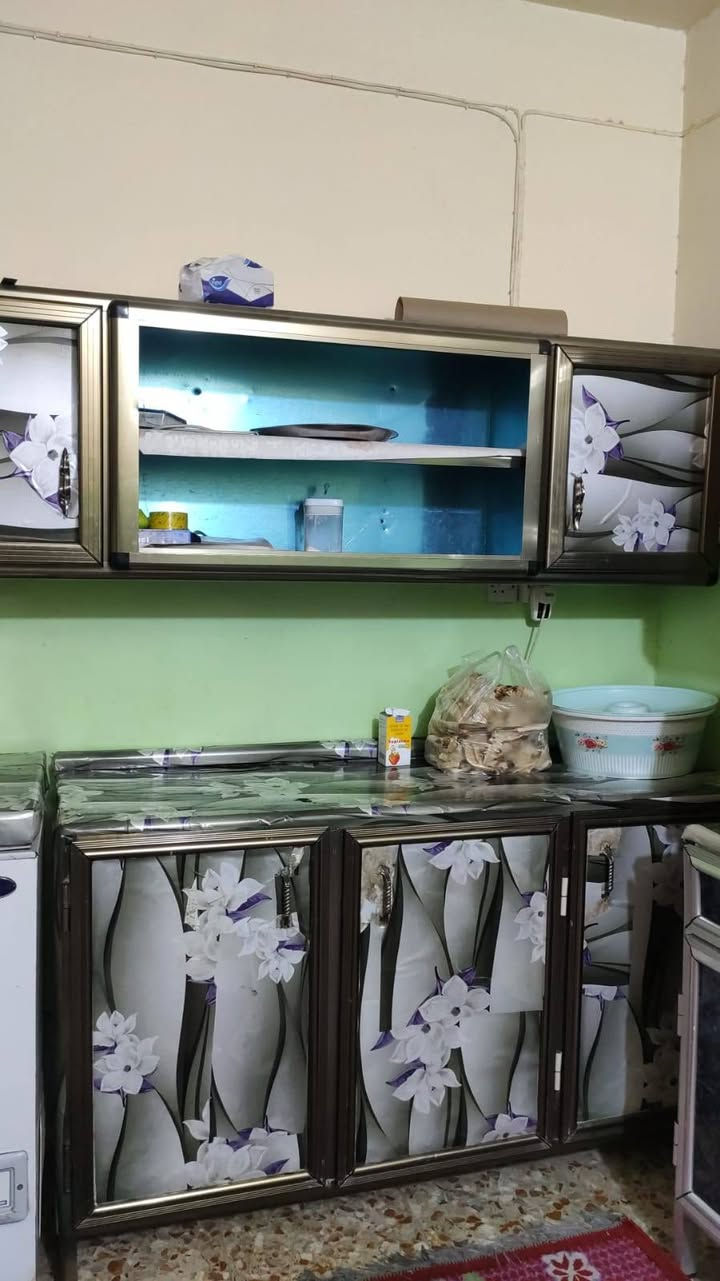 سعر الثلاجة150000بيهة مجال
سعر الطباخ 100000بي مجال
سعر الكاونتر 75000
السبلت 1طن سعره 150000
كله نظيف ومامصلح للاستفسار
***********
***********
